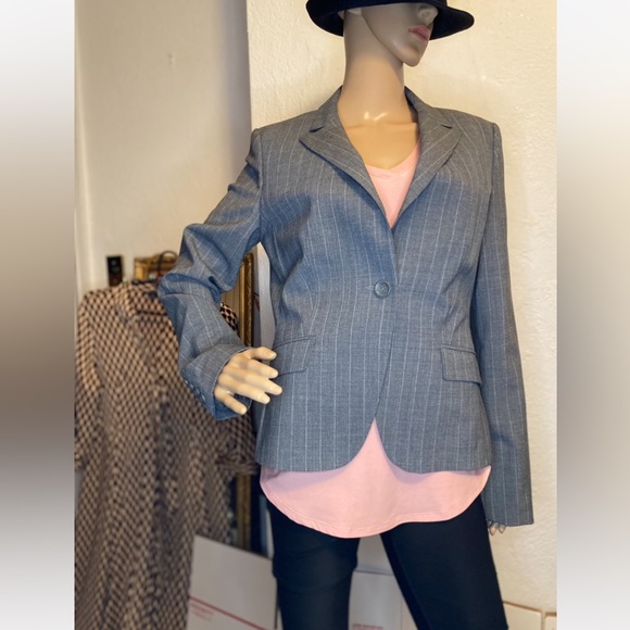 Lady’s grey blazer size M - Picture 2 of 7